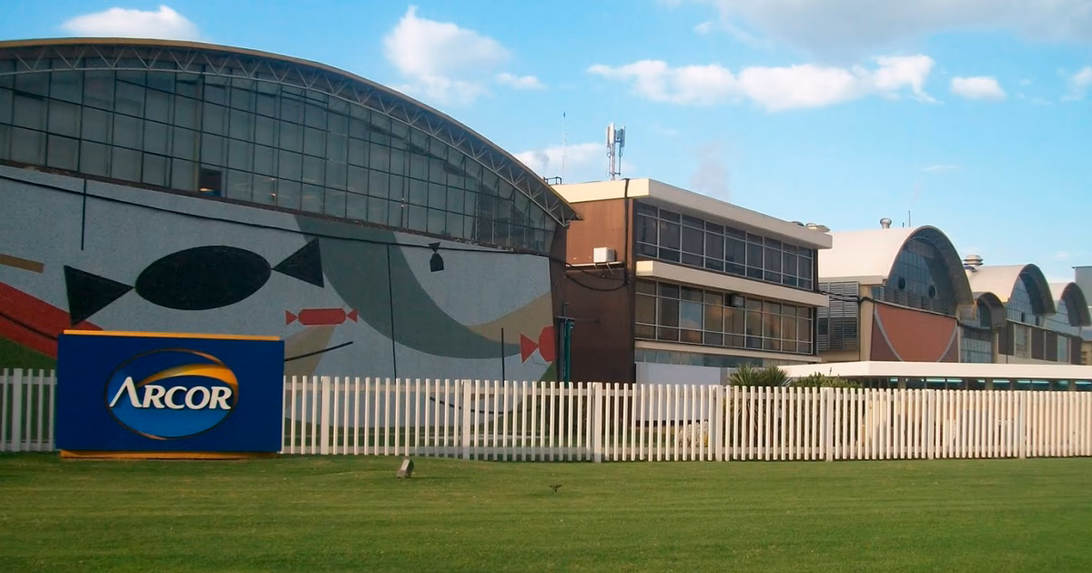 ¿Cómo puedo contactarme con Arcor?