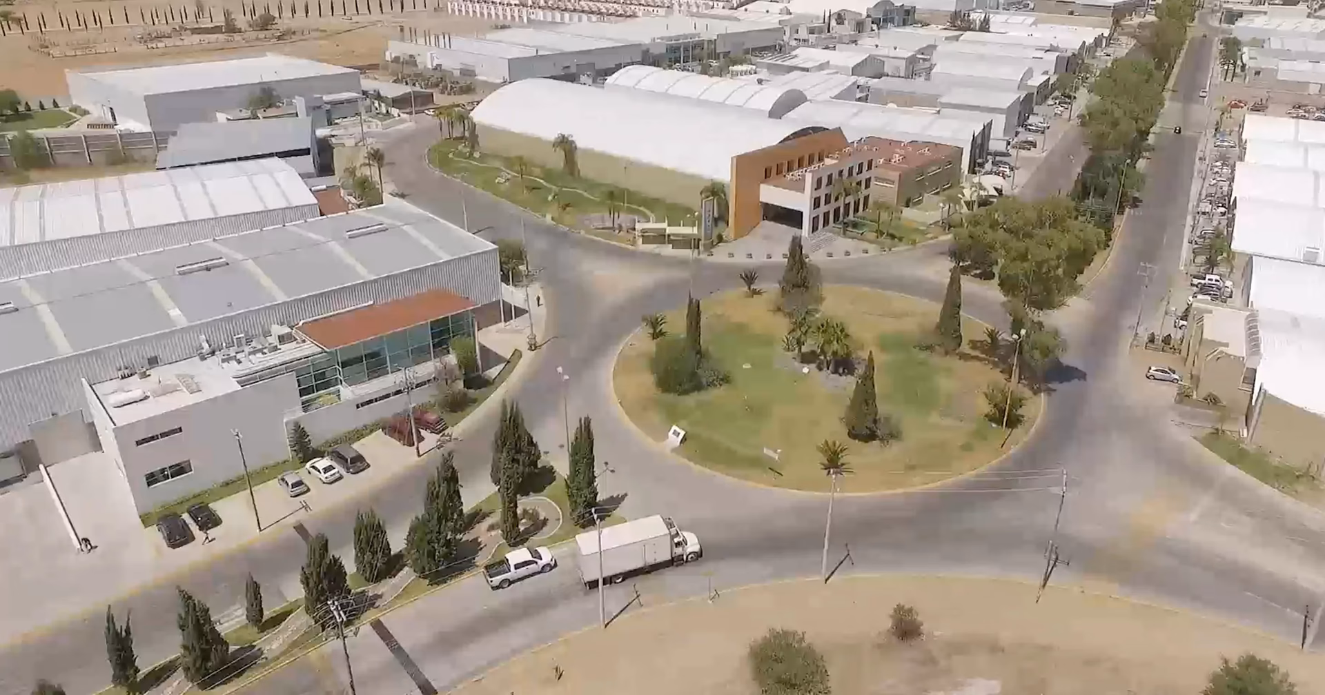 ¿Quién administra un parque industrial?