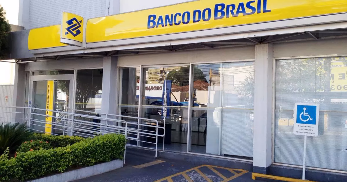 Como posso falar com um atendente do Banco do Brasil pelo WhatsApp?