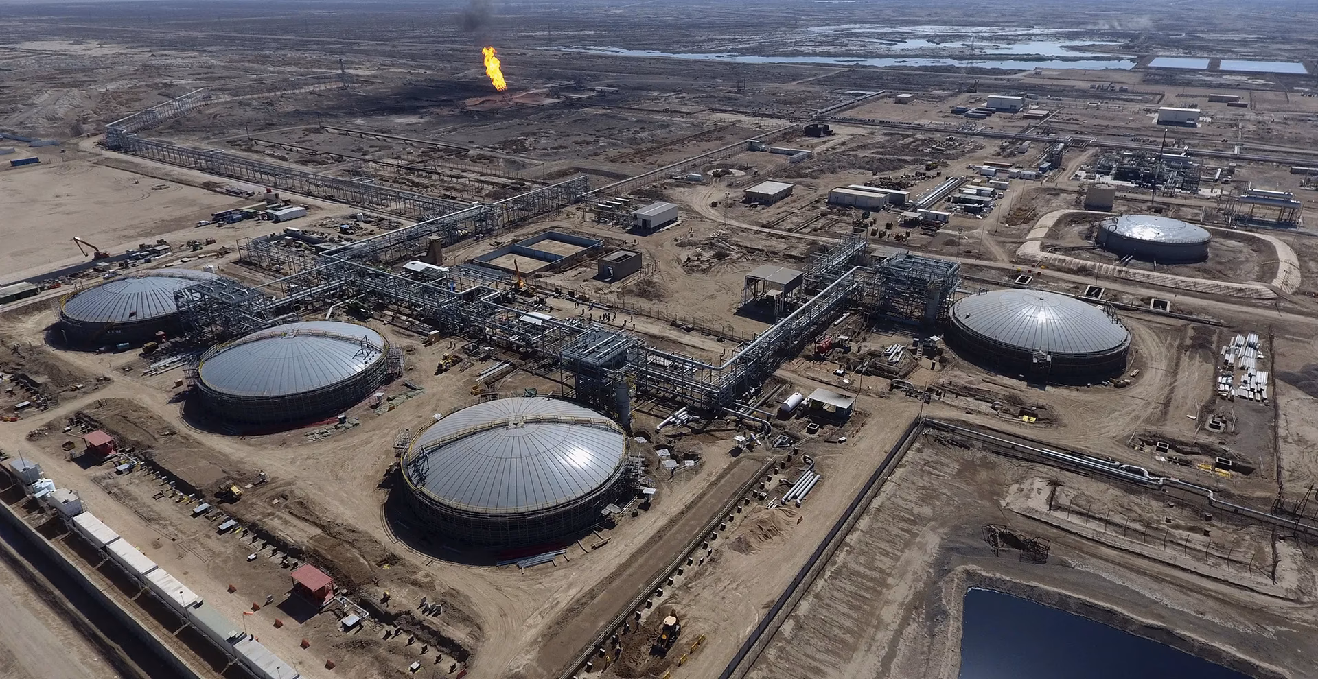 How many drilling rigs does Halliburton have?