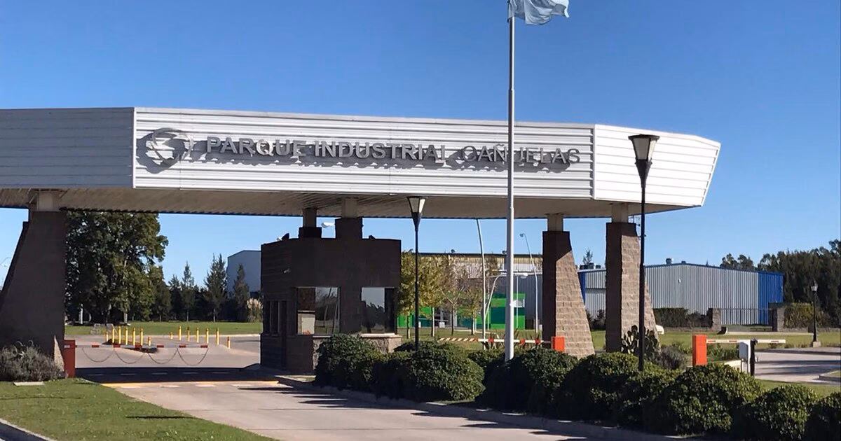 ¿Qué colectivos pasan por Laferrere?