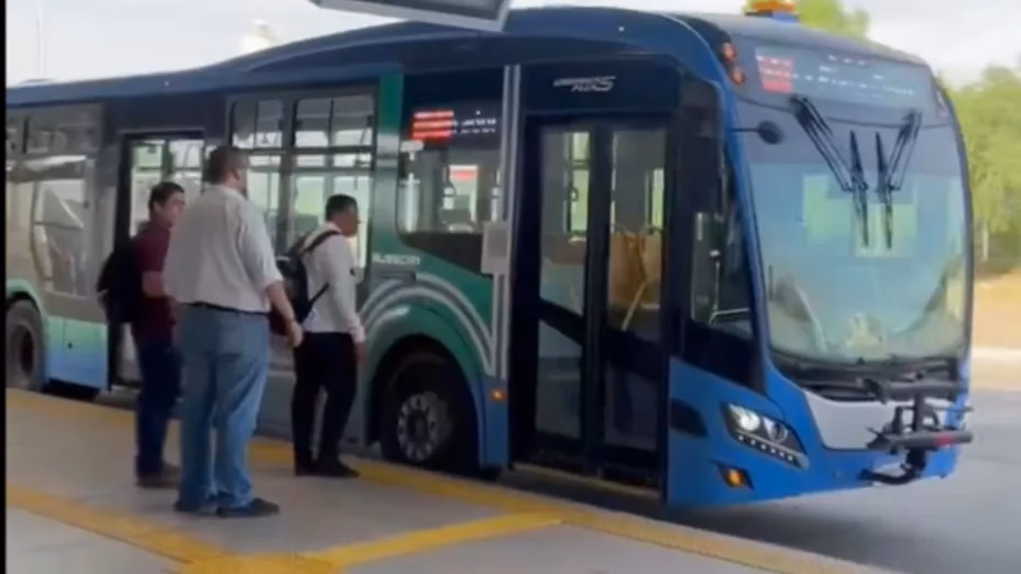 ¿Qué autobús me lleva al Parque Industrial Querétaro?