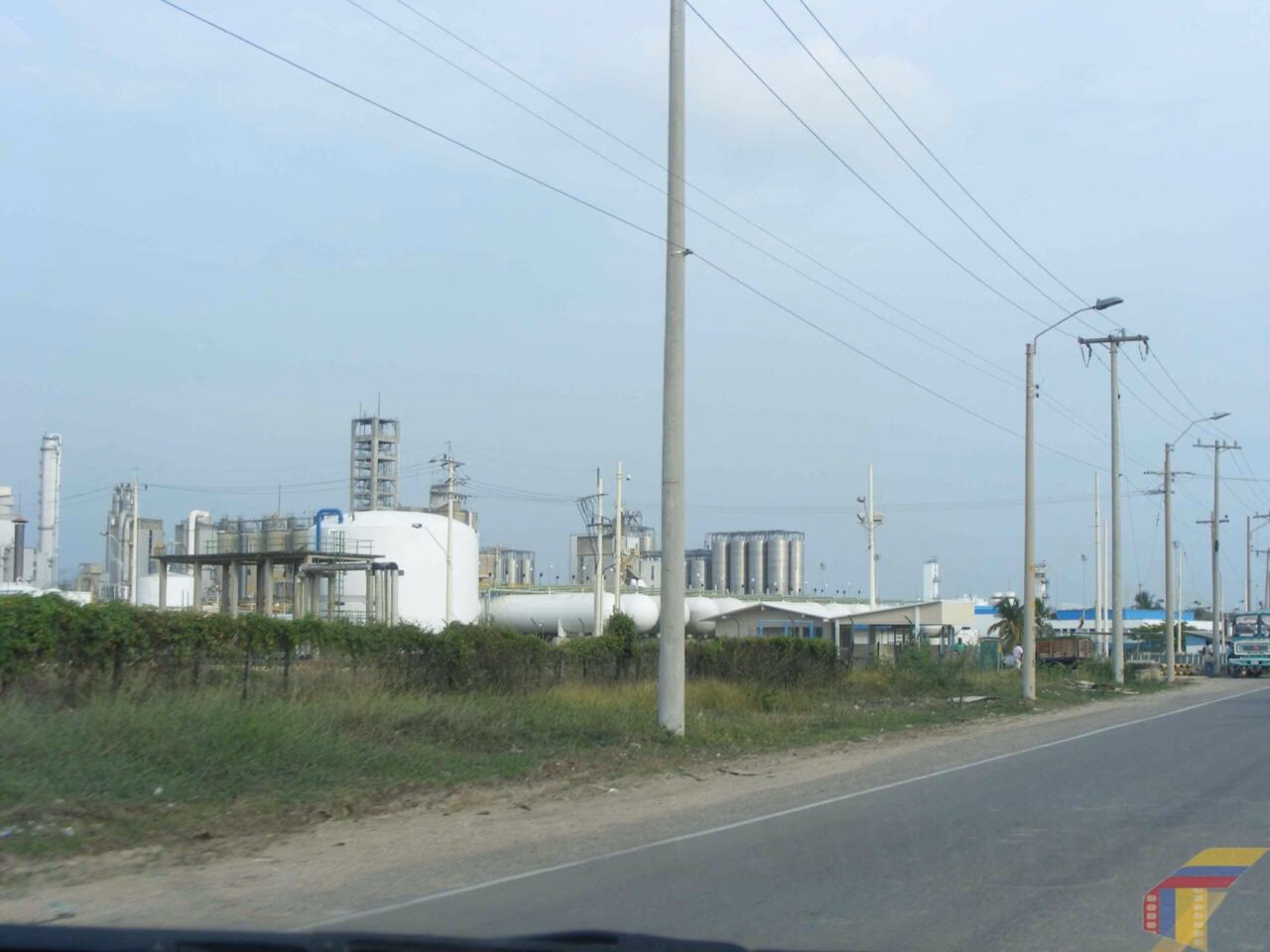 ¿Qué industrias se desarrollan en Cartagena?