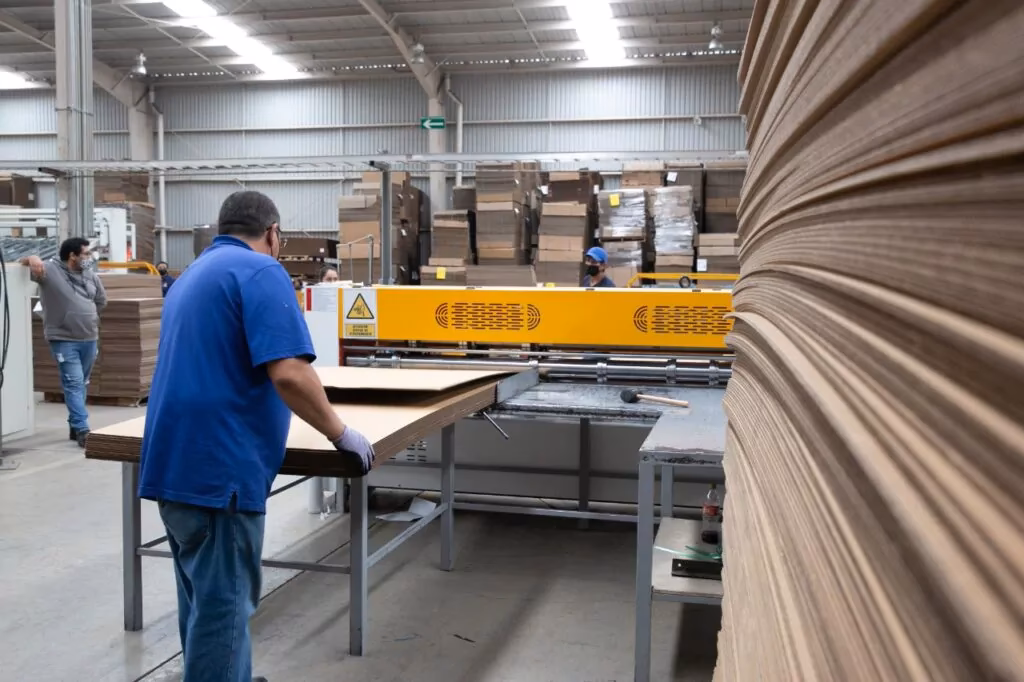 ¿Quién es el mayor fabricante de cajas de cartón ondulado?