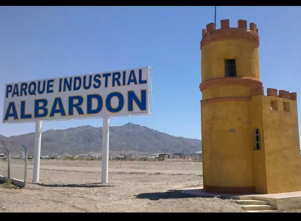 ¿Cuál es la villa cabecera del departamento Albardón?