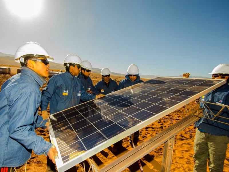 ¿Cómo genera dinero un parque solar?