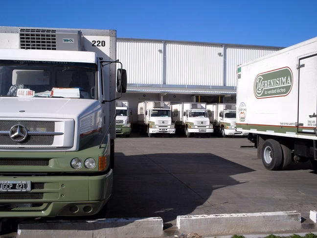 ¿Cuántos empleados trabajan en La Serenísima?