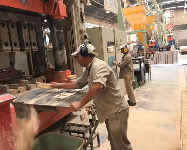 ¿Cuánto está el pallet de ladrillos?