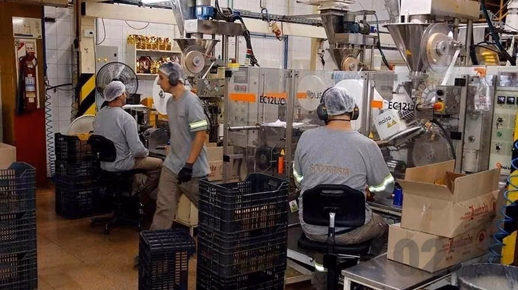 ¿Cómo conseguir un trabajo en una fábrica?