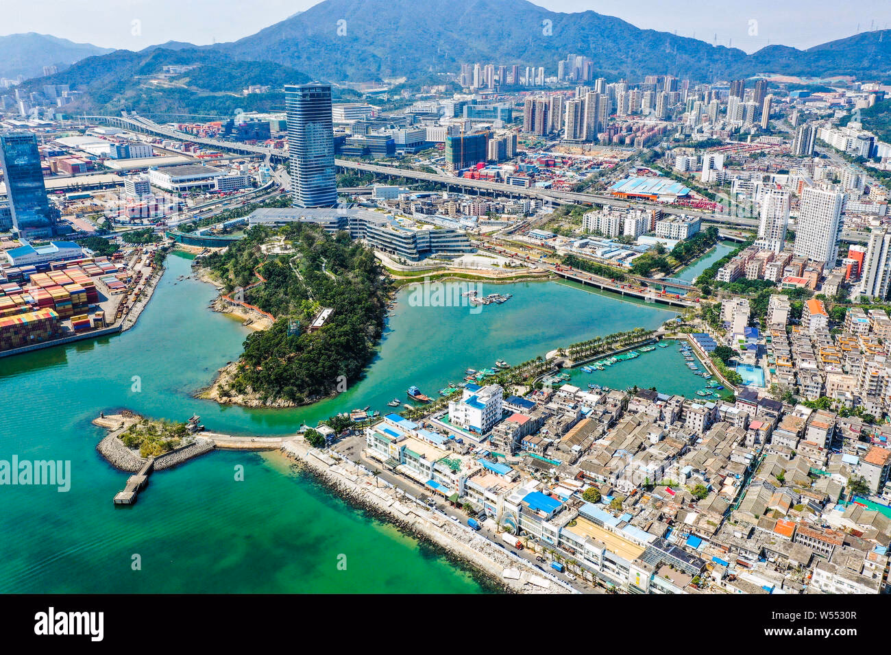 What are the areas of Shenzhen?