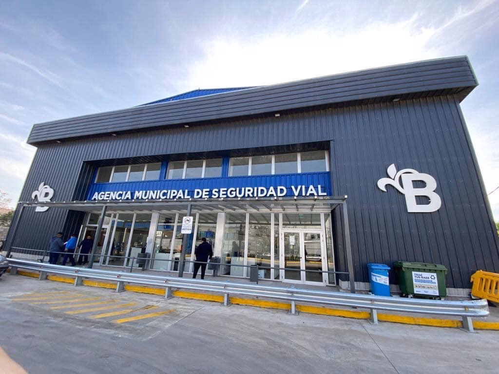 ¿Qué necesito para renovar la licencia de conducir en Almirante Brown?