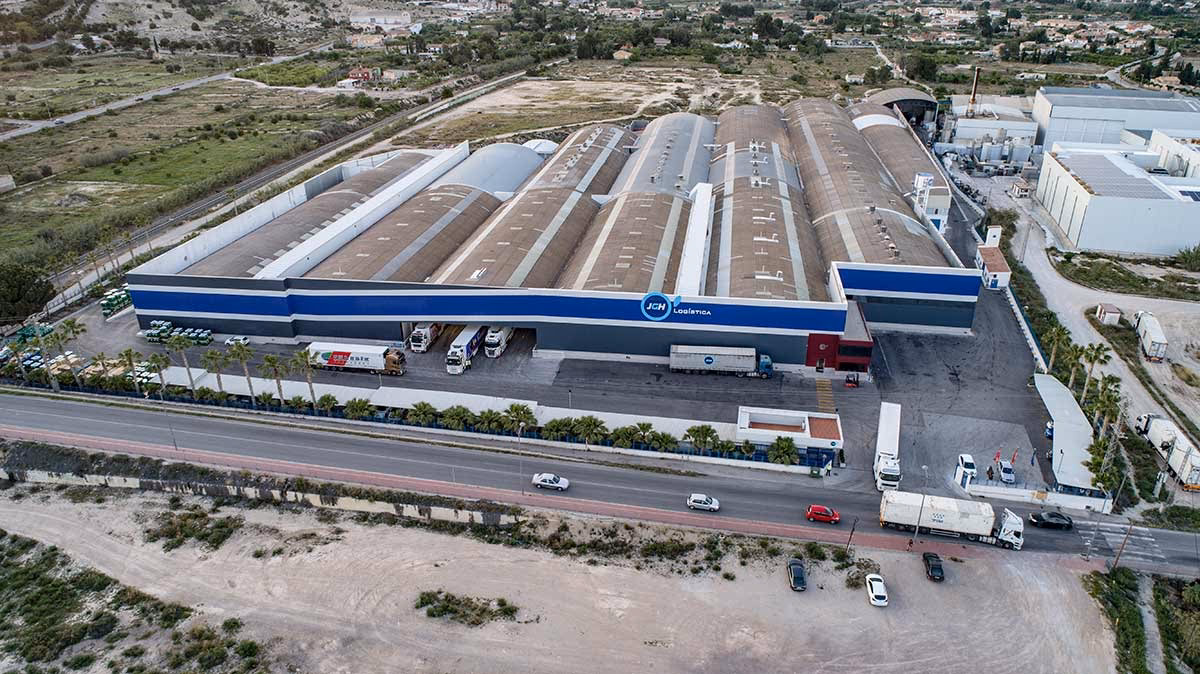 ¿Qué industria predomina en Murcia?