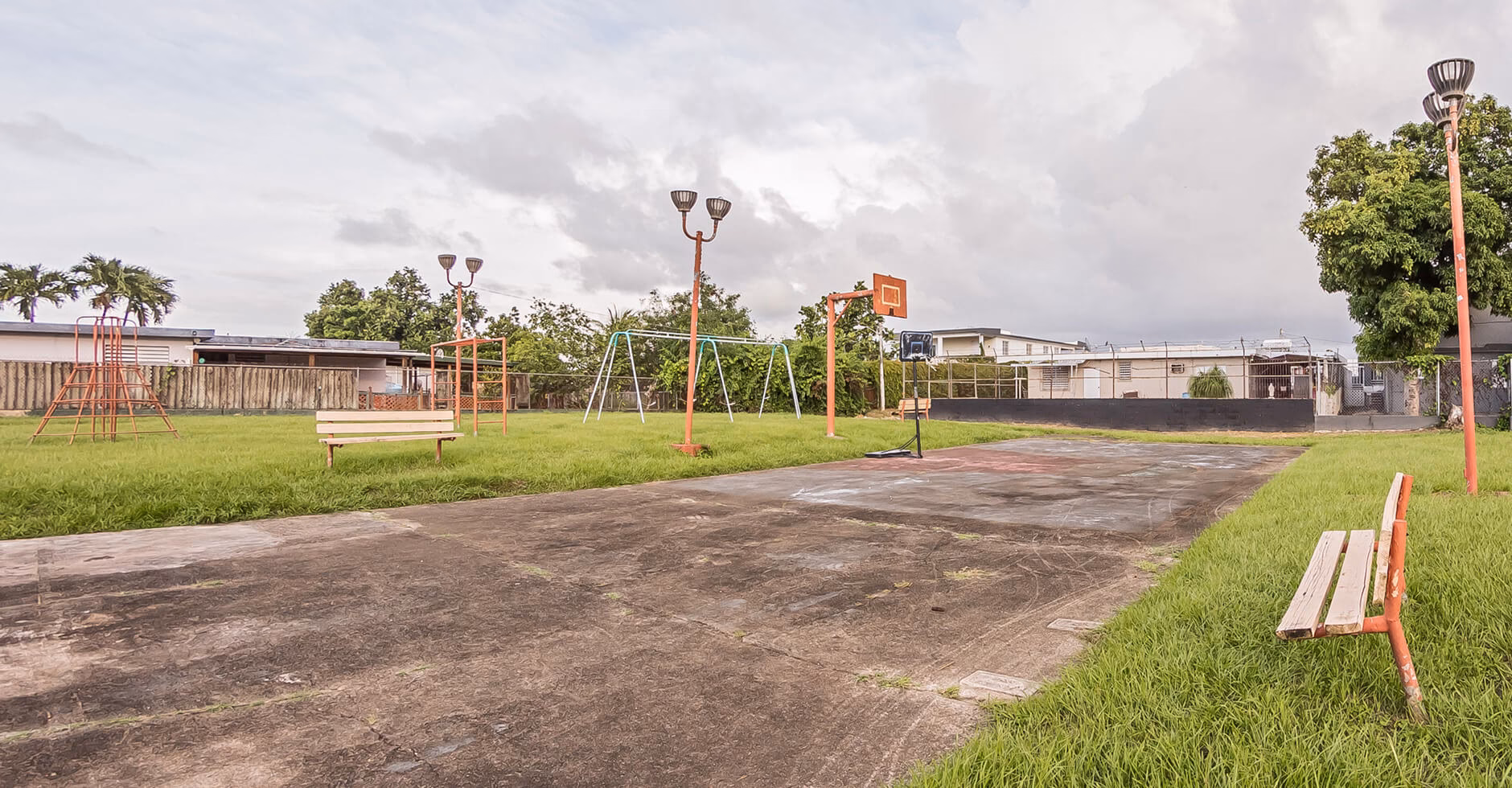 How much is membership at LA country club?