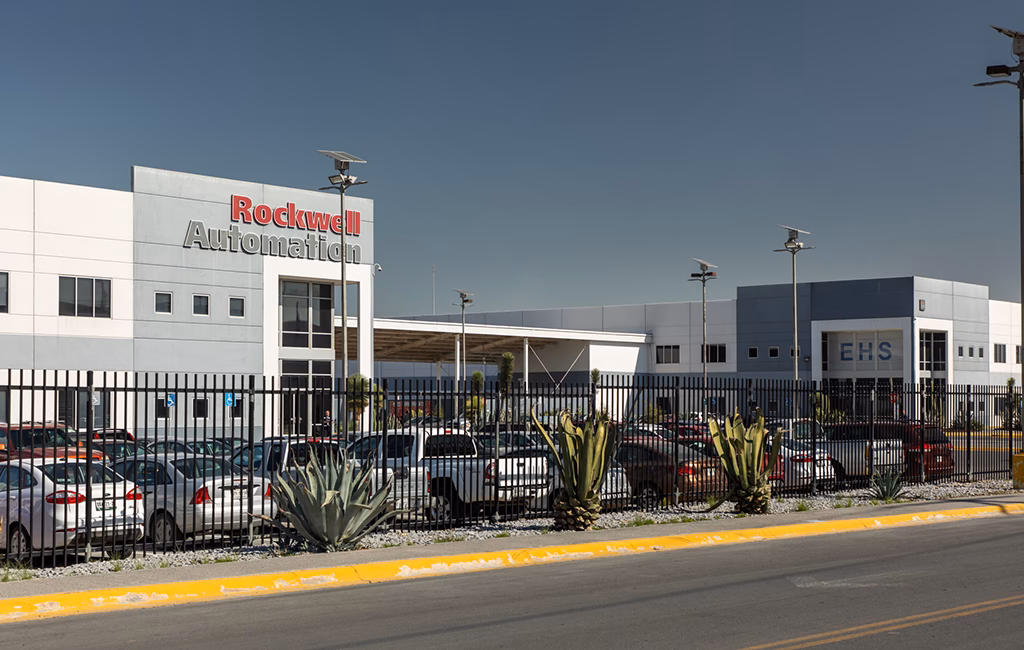 ¿Qué camiones me dejan en Parque Finsa Guadalupe?