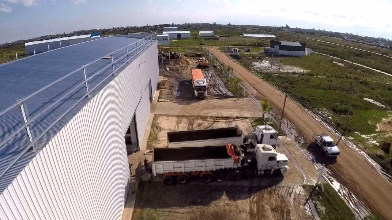 ¿Qué actividades realizan en el parque industrial de Goya?