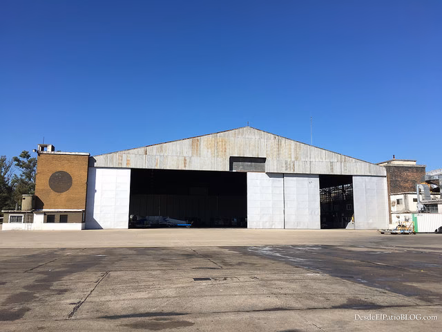 ¿Qué aeropuerto es más grande, Ezeiza o Aeroparque?