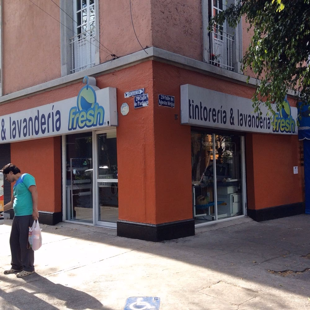 ¿Cuánto se cobra en una tintorería?