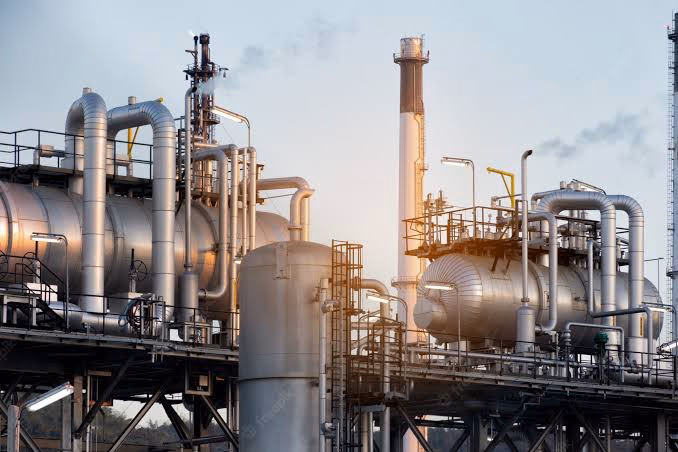 ¿Qué es la refinación de hidrocarburos?