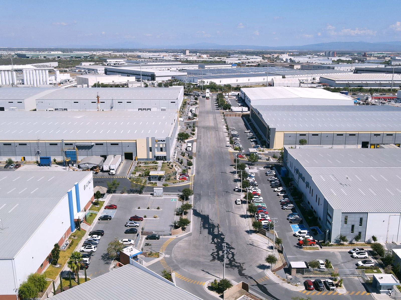 What is the translation of zona industrial?